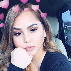 Meet your Posher, Gabriela